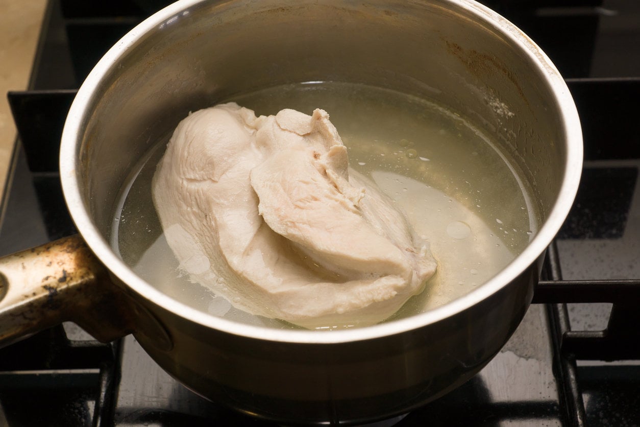 chicken breast boiling in water from frozen